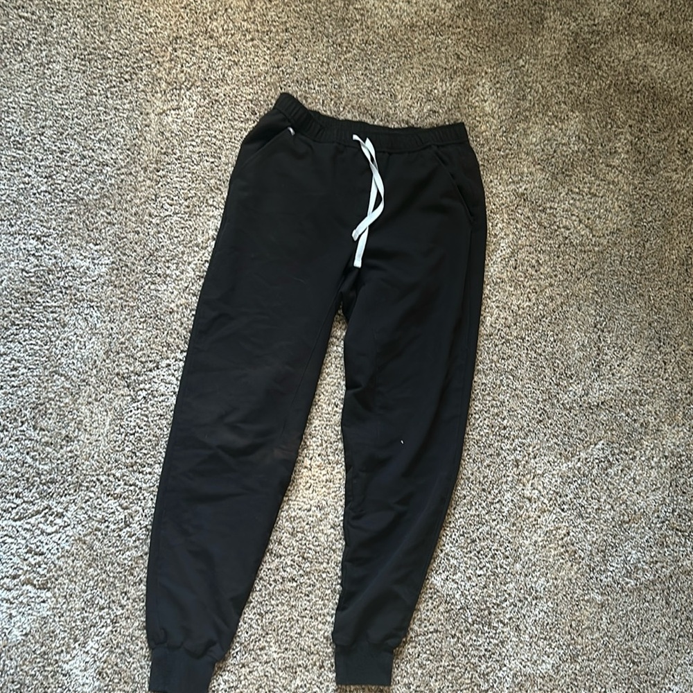 Men’s size medium, figs scrub pant joggers